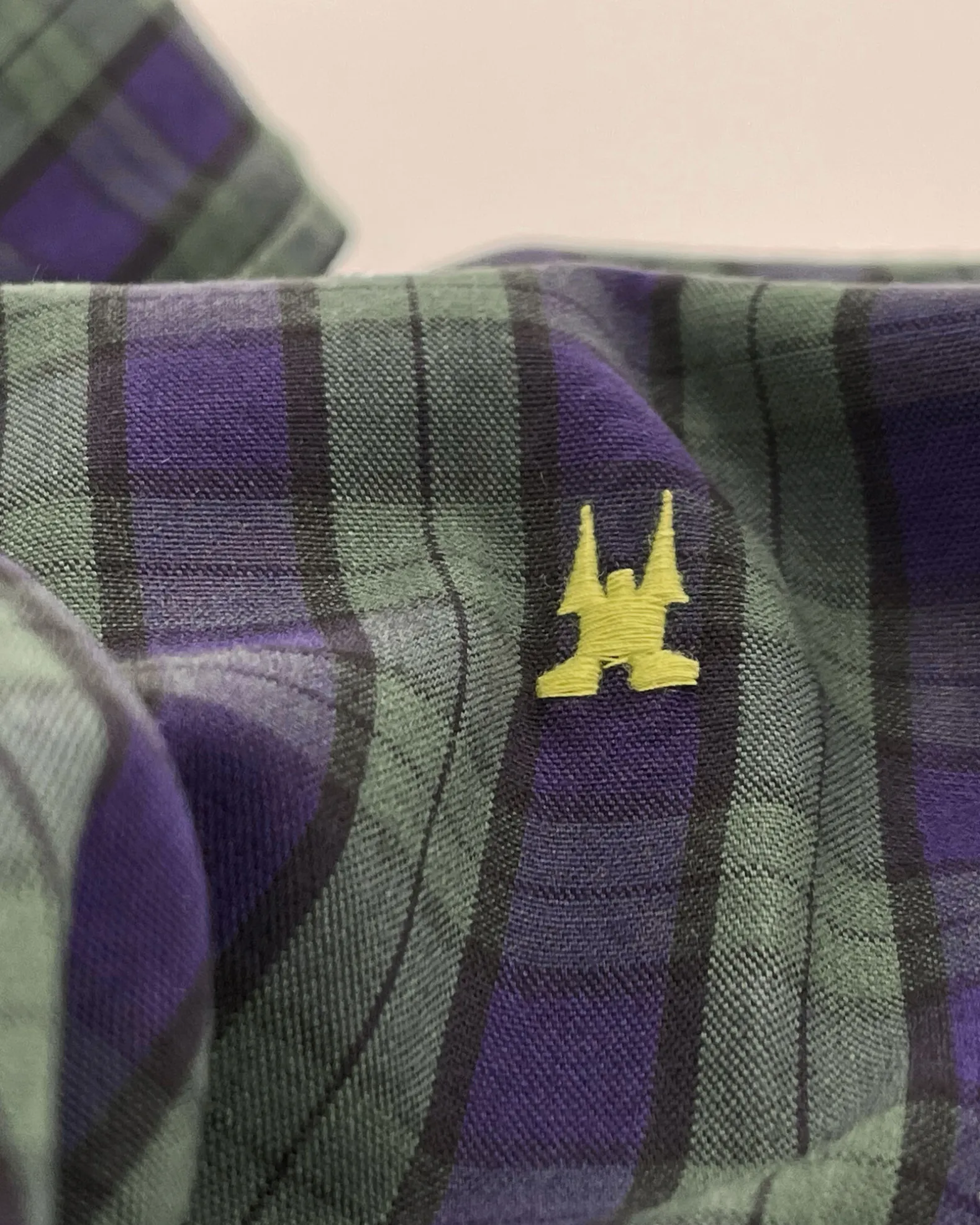 Het Lichtgewicht, Zachte Jett Shirt